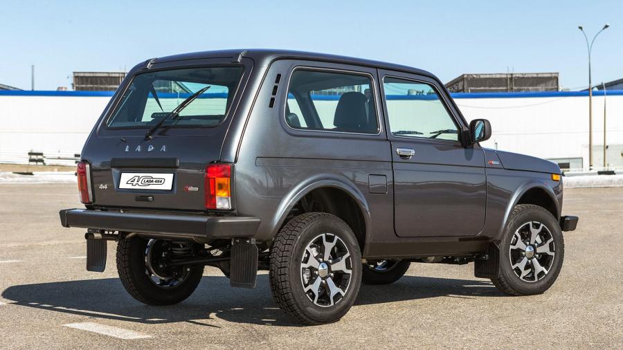 Lada 4x4 40 Anniversary (21214) 2017 года  (фото 2 из 4)